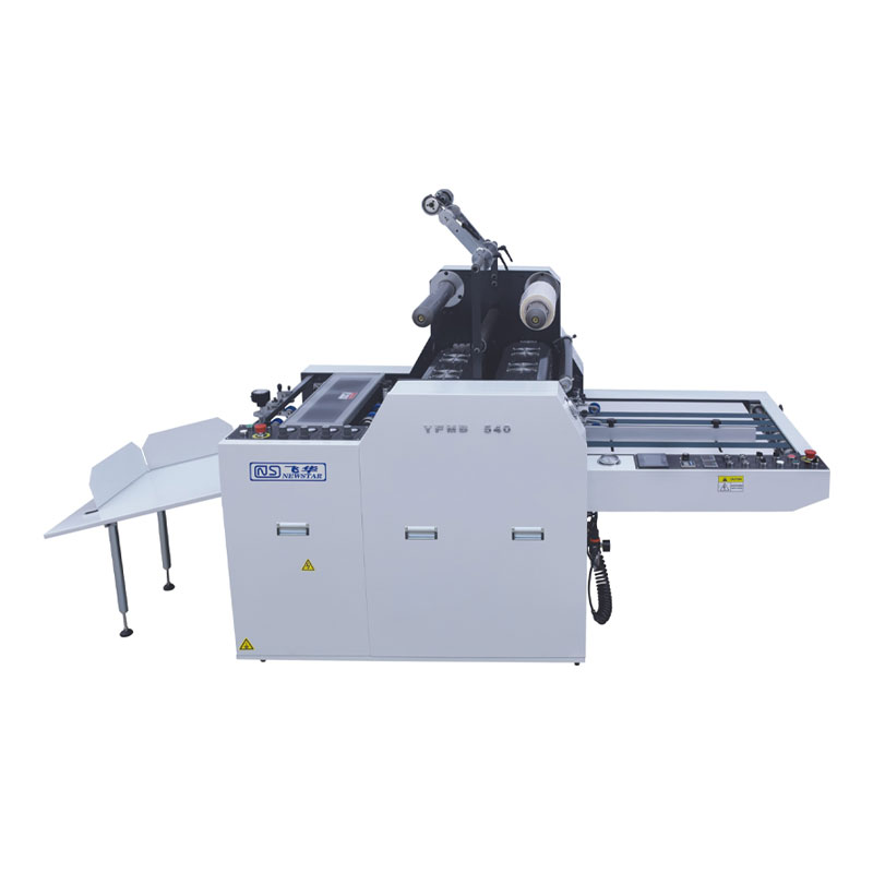 Mesin laminasi semi-otomatis